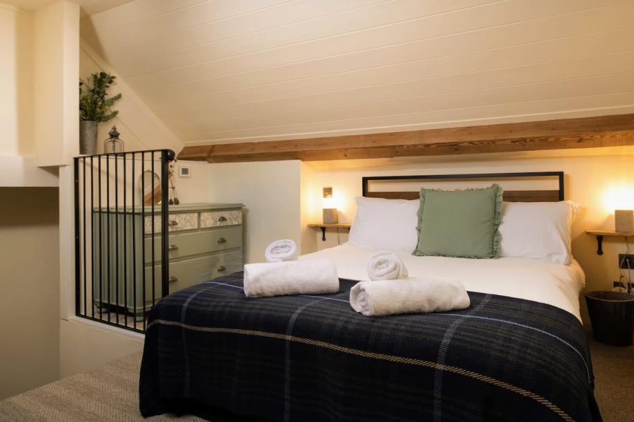 Barn in Conwy Principal Area, United Kingdom 4 guests2 bedrooms3 beds1 bath-9