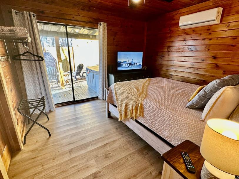 Tiny home in Pigeon Forge, Tennessee 3 guests1 bedroom2 beds1.5 baths-1