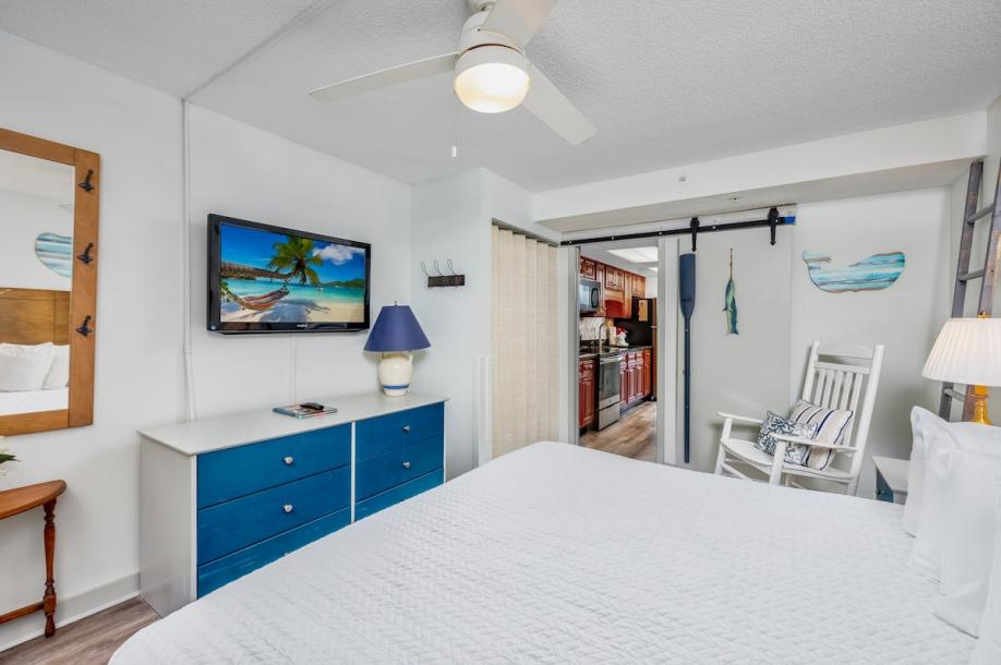 Entire condo in Myrtle Beach, South Carolina 2 guests1 bedroom1.5 baths-4