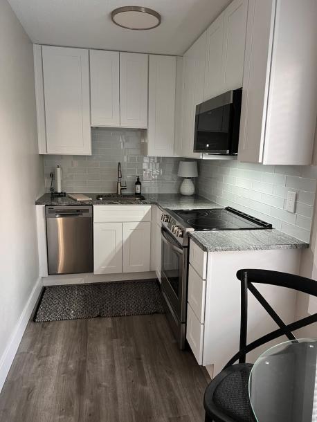 Entire home in Toledo , Ohio 4 guests1 bedroom2 beds1 bath-9
