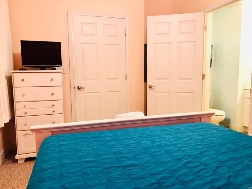 Entire condo in Panama City Beach, Florida 6 guests2 bedrooms2 beds3 baths-10