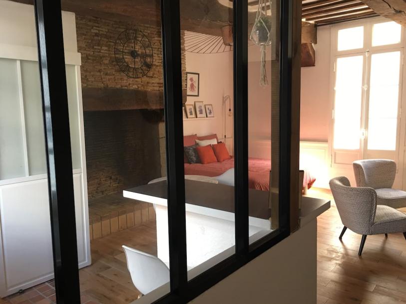 Entire rental unit in Rennes, France 2 guestsStudio1 bed1 bath-12