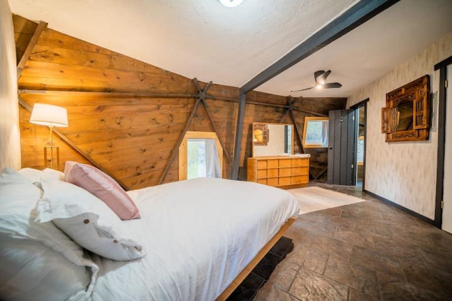 Dome in Estes Park, Colorado 6 guests3 bedrooms4 beds2.5 baths-13