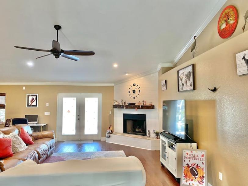 Entire home in Sebring, Florida 6 guests3 bedrooms3 beds2 baths-13
