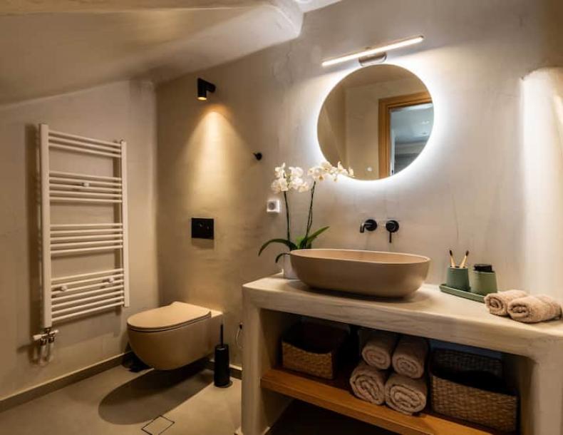 Entire rental unit in Oia, Greece 2 guests1 bedroom1 bed1 bath-9