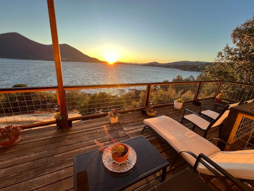 Entire home in Clearlake, California 6 guests2 bedrooms3 beds1 bath-0