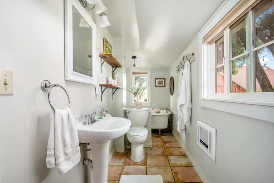 Entire cottage in Paso Robles, California 2 guests1 bedroom1 bed1 bath-9