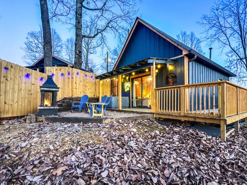 Tiny home in Pigeon Forge, Tennessee 3 guests1 bedroom2 beds1.5 baths-19