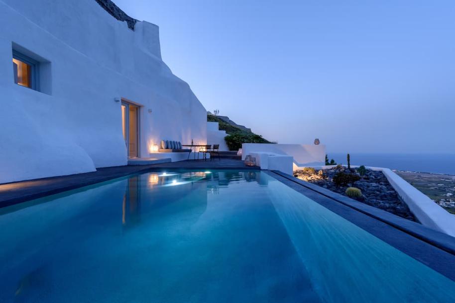 Cycladic home in Pirgos Kallistis, Greece 5 guests2 bedrooms3 beds1 bath-0