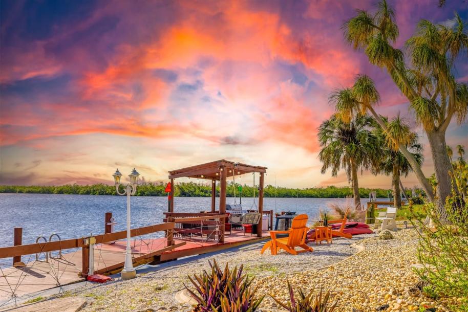 Entire home in Port Charlotte, Florida 11 guests3 bedrooms5 beds2 baths-1