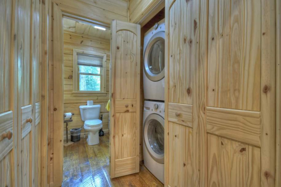 Entire home in Blue Ridge, Georgia 4 guests2 bedrooms2 beds2 baths-2
