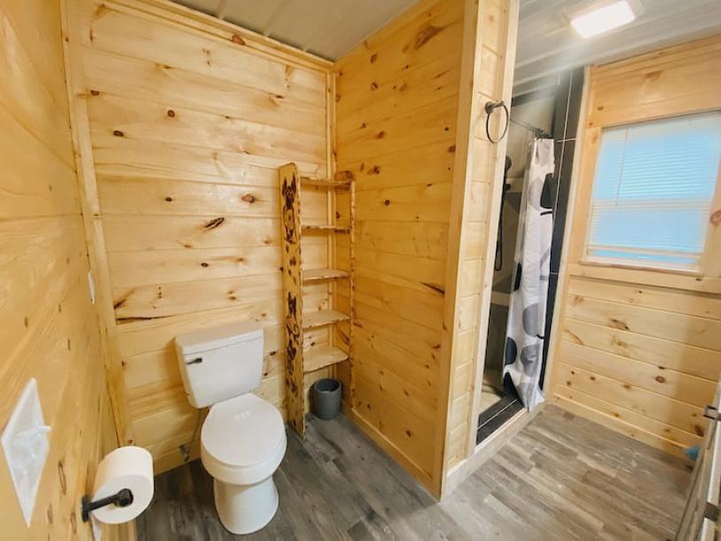 Entire cabin in Mckee, Kentucky 6 guests2 bedrooms4 beds1 bath-6