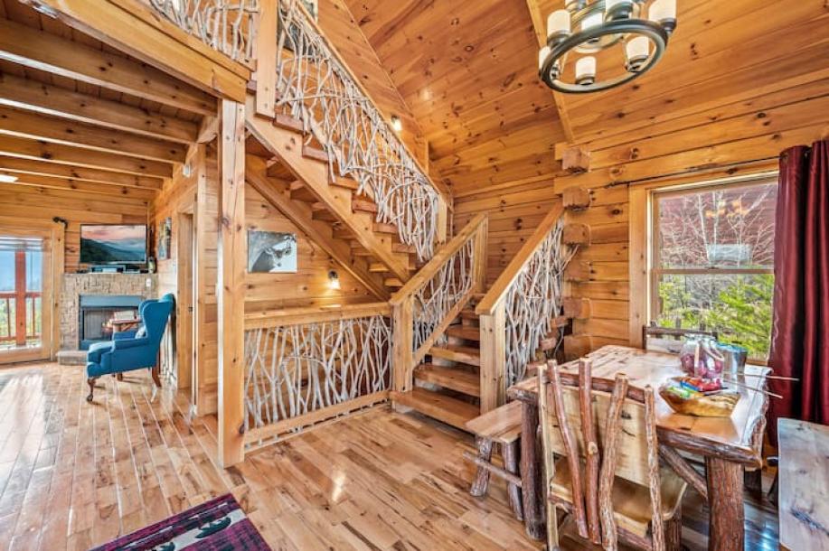 Entire cabin in Sevierville, Tennessee 8 guests2 bedrooms5 beds2.5 baths-13