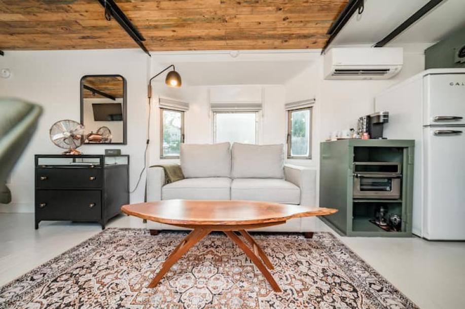 Train in Lynchburg, Virginia 3 guests1 bedroom2 beds1 bath-15