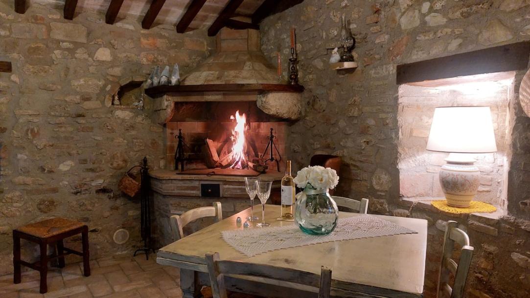 Entire cabin in Massa Martana, Italy 2 guests1 bedroom2 beds1 bath-14