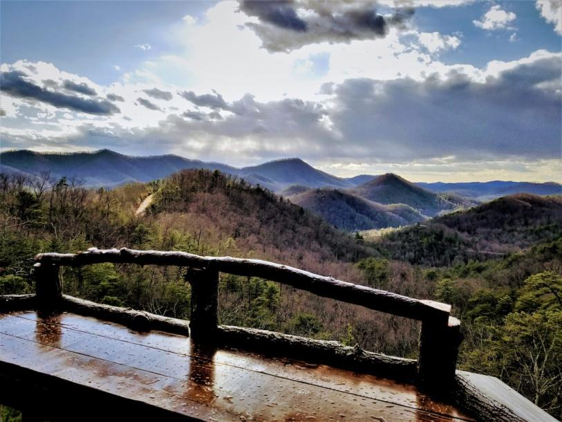 Entire cabin in Sevierville, Tennessee 2 guests1 bedroom1 bed2 baths-3