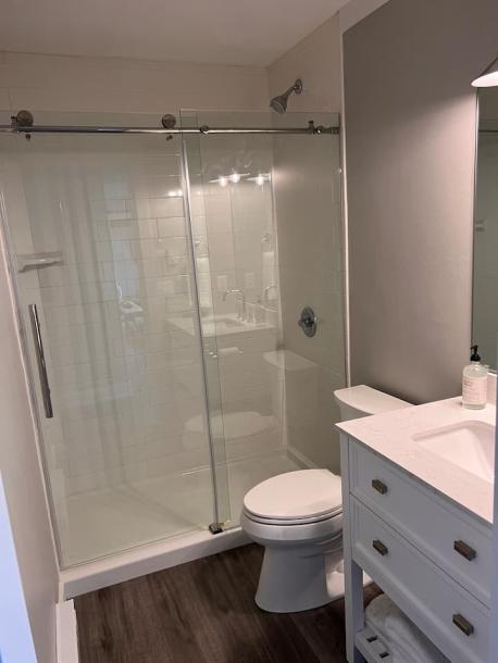Entire home in Toledo , Ohio 4 guests1 bedroom2 beds1 bath-10