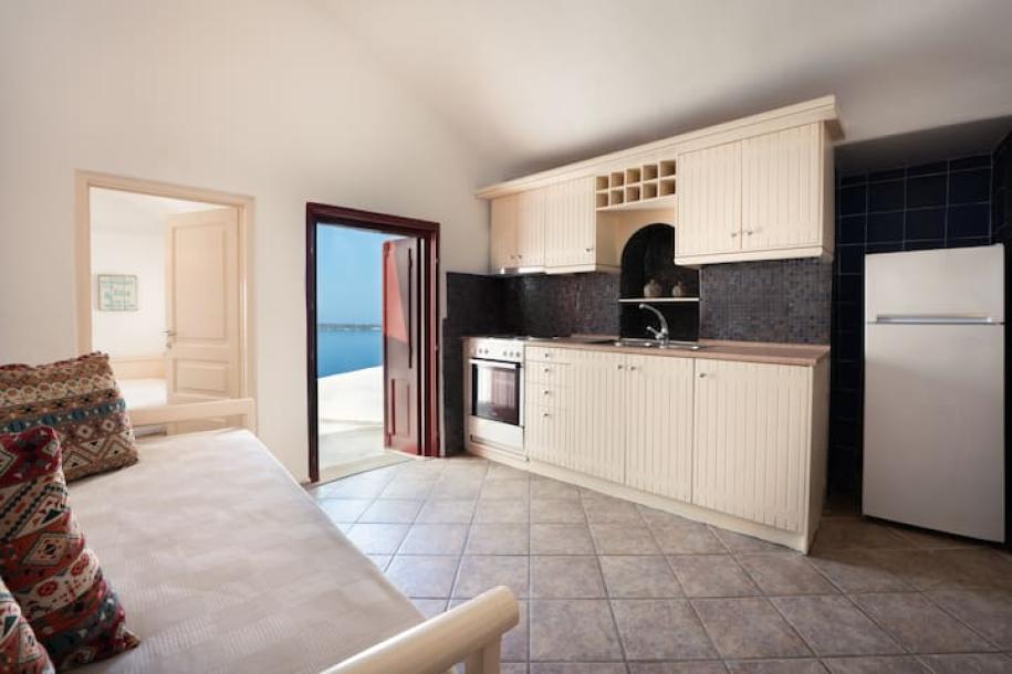Cycladic home in Oia, Greece 5 guests2 bedrooms2 baths-15