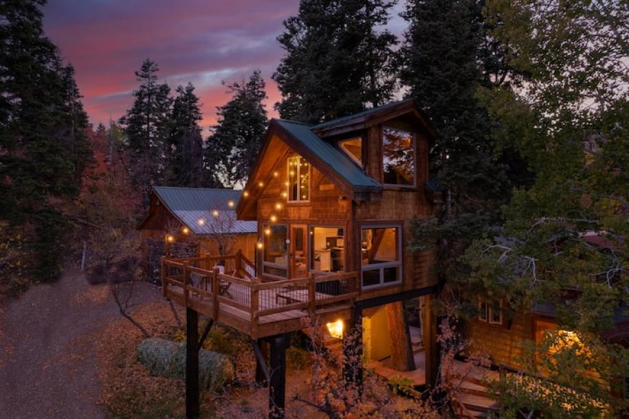 Treehouse in Park City, Utah 2 guests1 bedroom1 bed1 bath-0