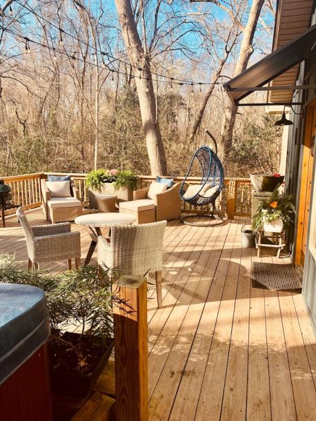 Treehouse in West Columbia, South Carolina 2 guests1 bedroom1 bed1 bath-4