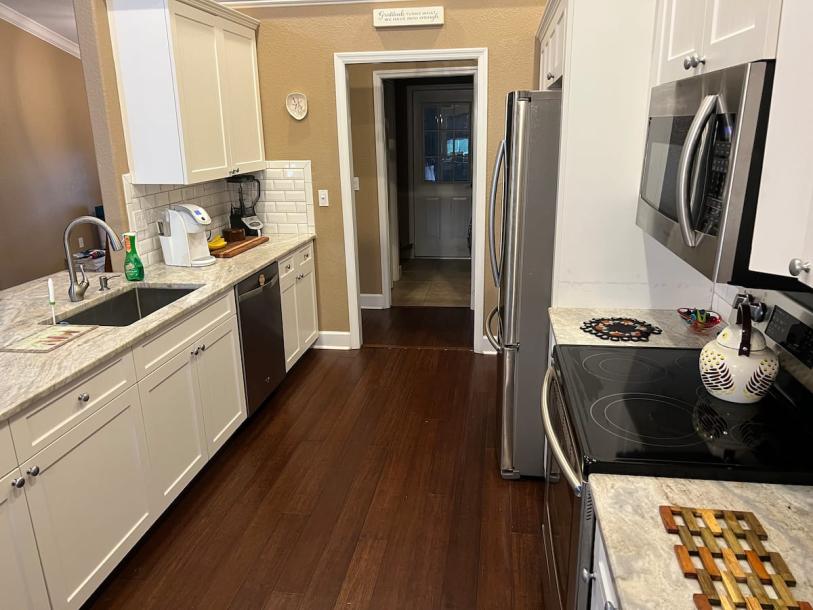Entire home in Sebring, Florida 6 guests3 bedrooms3 beds2 baths-11