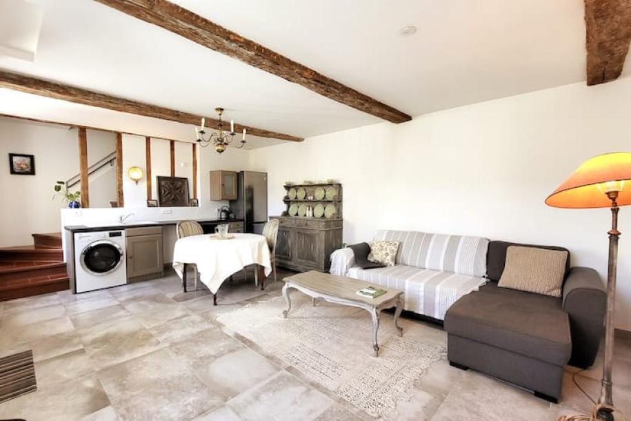 Entire home in Carcassonne, France 3 guests1 bedroom2 beds1 bath-16