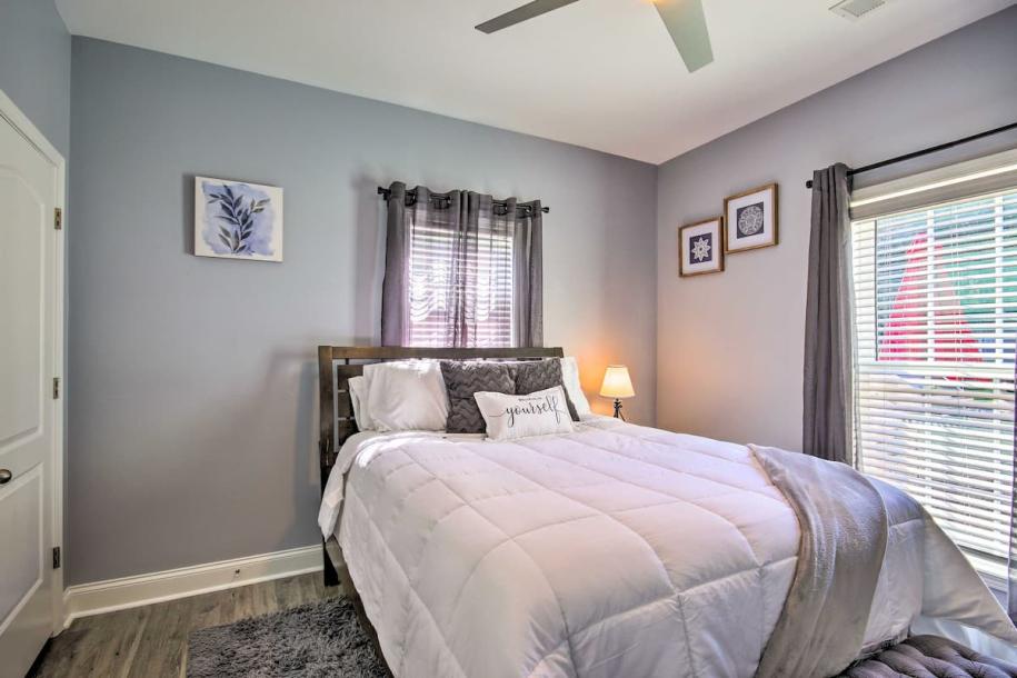 Entire home in Hopkins, South Carolina 6 guests2 bedrooms2 beds2.5 baths-8