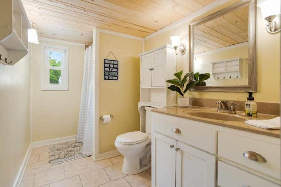 Entire home in Waterloo, South Carolina 10 guests4 bedrooms8 beds2 baths-7