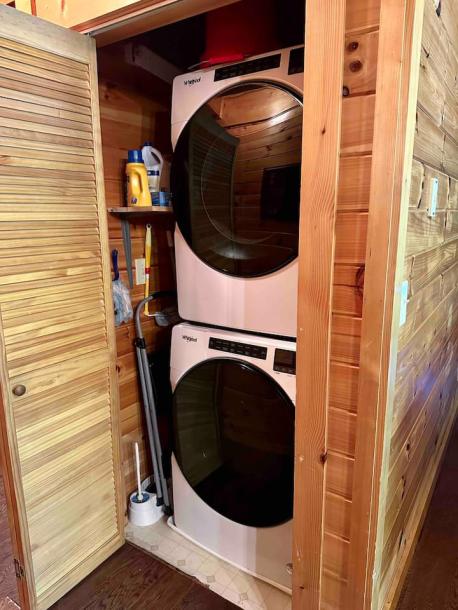 Entire cabin in Sevierville, Tennessee 4 guests2 bedrooms2 beds2 baths-6