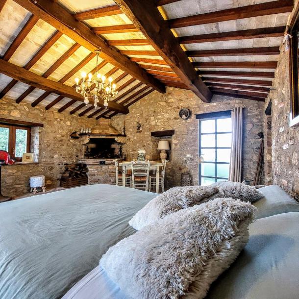 Entire cabin in Massa Martana, Italy 2 guests1 bedroom2 beds1 bath-12