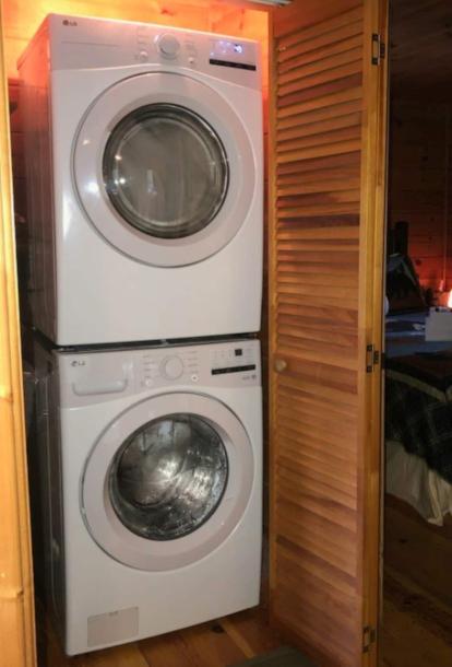 Entire cabin in Ellijay, Georgia 4 guests2 bedrooms2 beds1 bath-4