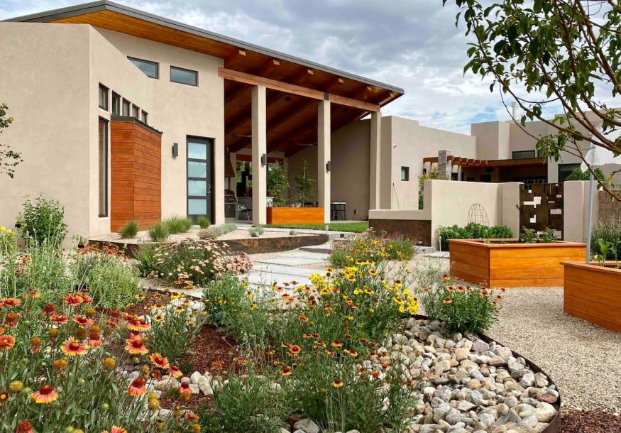 Entire guesthouse in Albuquerque, New Mexico 2 guests1 bedroom1 bed1 bath-6