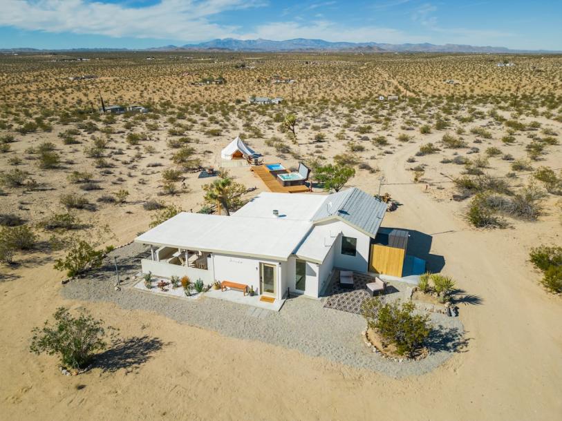 Entire home in Joshua Tree, California 4 guests1 bedroom3 beds1 bath-9
