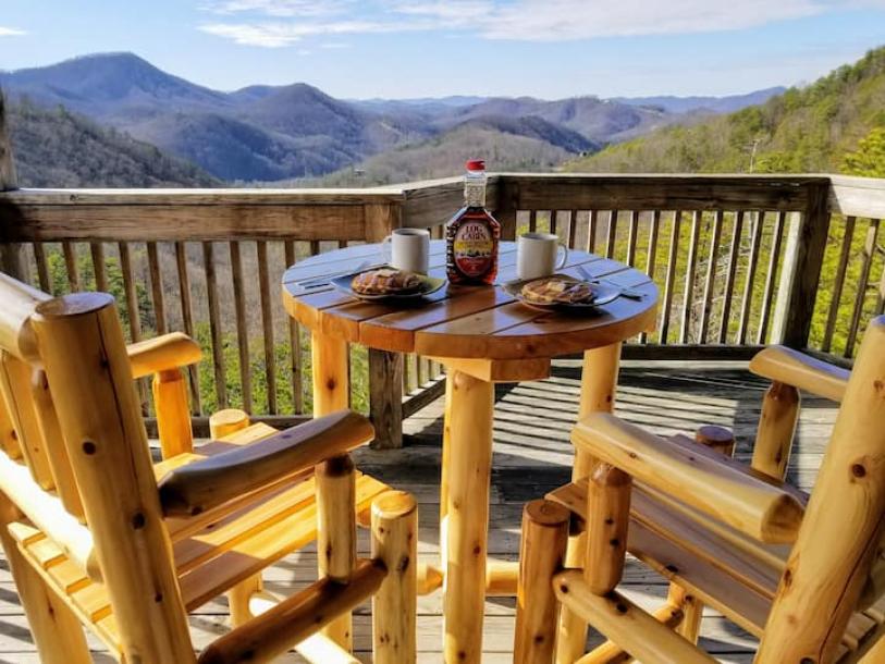 Entire cabin in Sevierville, Tennessee 2 guests1 bedroom1 bed2 baths-4