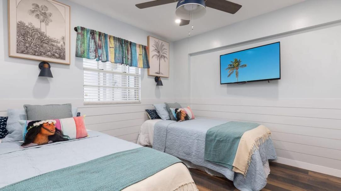 Entire condo in Tavernier, Florida 5 guests2 bedrooms4 beds2 baths-3
