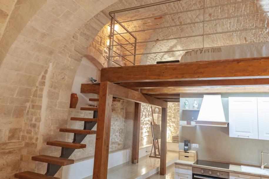 Earthen home in Molfetta, Italy 4 guests1 bedroom3 beds1 bath-11