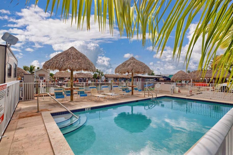 Tiny Home on Waterfront | Bay Views | Deck | Pool-1
