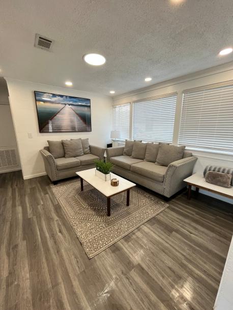 Entire home in Panama City, Florida 7 guests3 bedrooms4 beds2 baths-18