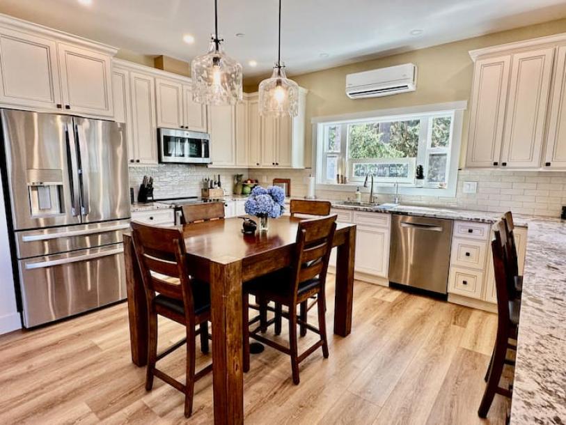 Entire home in Gig Harbor, Washington 4 guests2 bedrooms2 beds2 baths-13