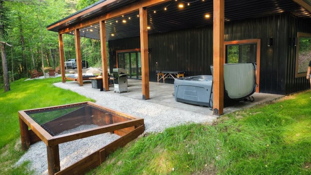 Entire cabin in Laurelville, Ohio 2 guests1 bedroom1 bed1 bath-6