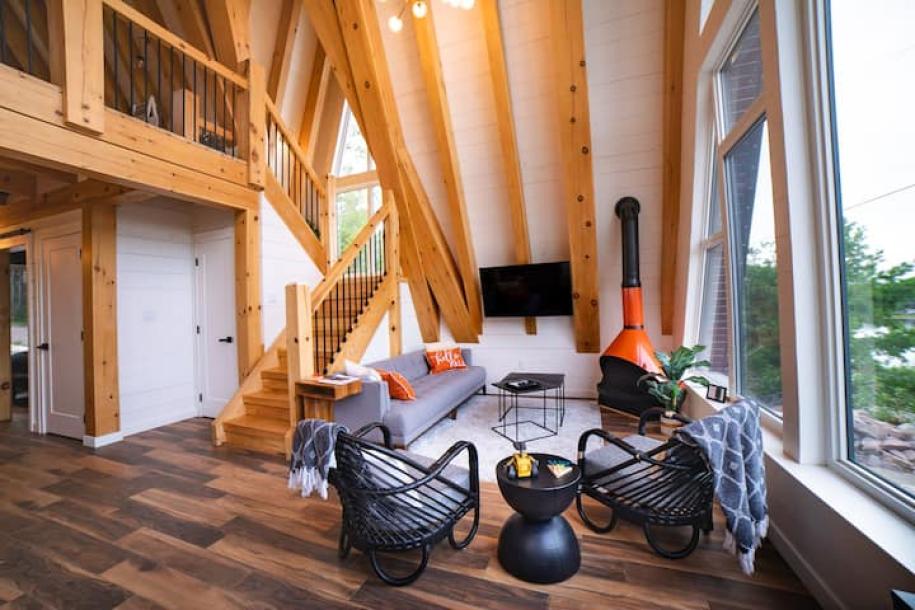 Entire cabin in French River, Canada 6 guests2 bedrooms4 beds1 bath-12