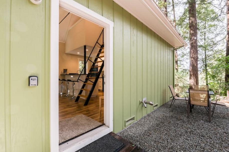 Entire cabin in Los Gatos, California 4 guests1 bedroom3 beds1 bath-8