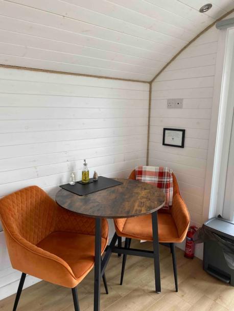 Entire place in Skeabost Bridge, United Kingdom 2 guests1 bedroom1 bed1 bath-12