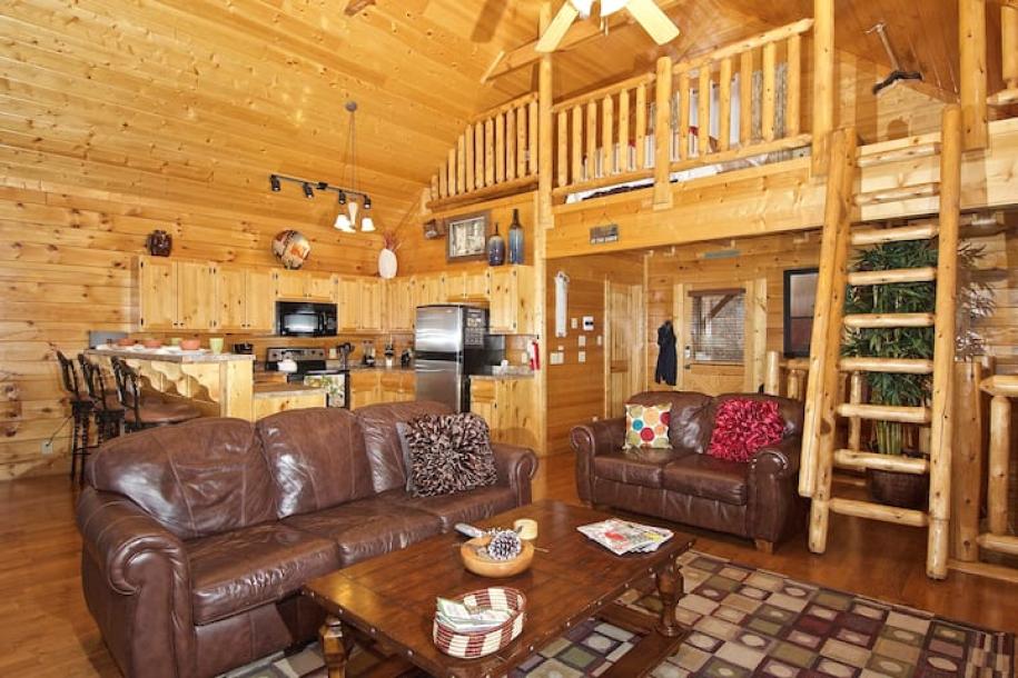 Entire cabin in Sevierville, Tennessee 5 guests2 bedrooms2 beds2 baths-14