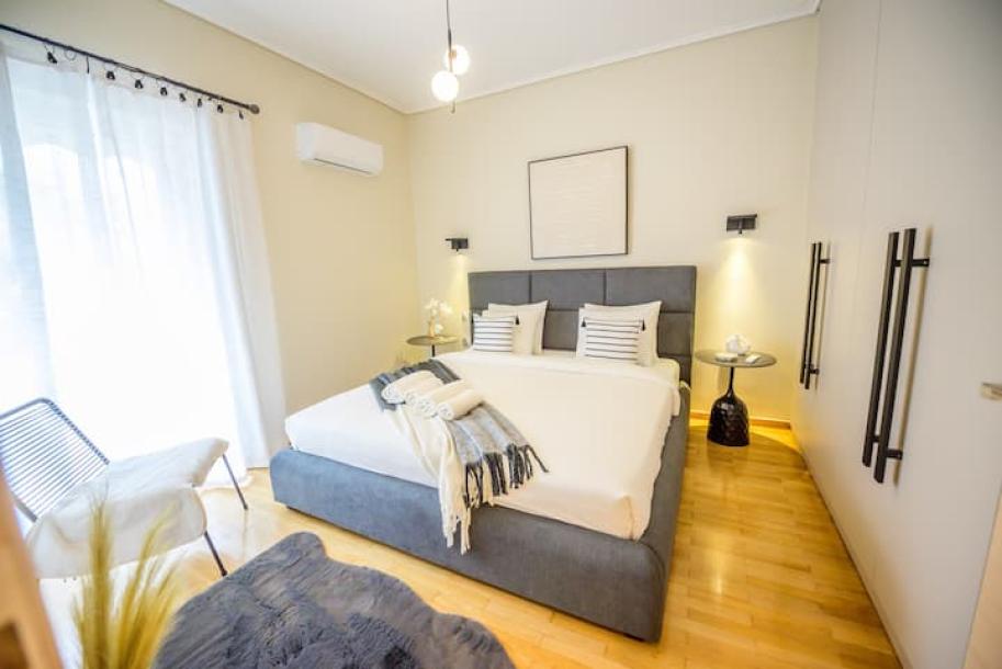 Entire rental unit in Athina, Greece 4 guests2 bedrooms2 beds1 bath-7