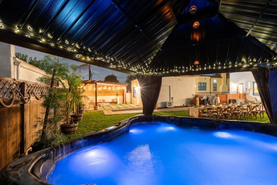 Casa Alhambra near DTLA w/Jacuzzi & King Beds-5