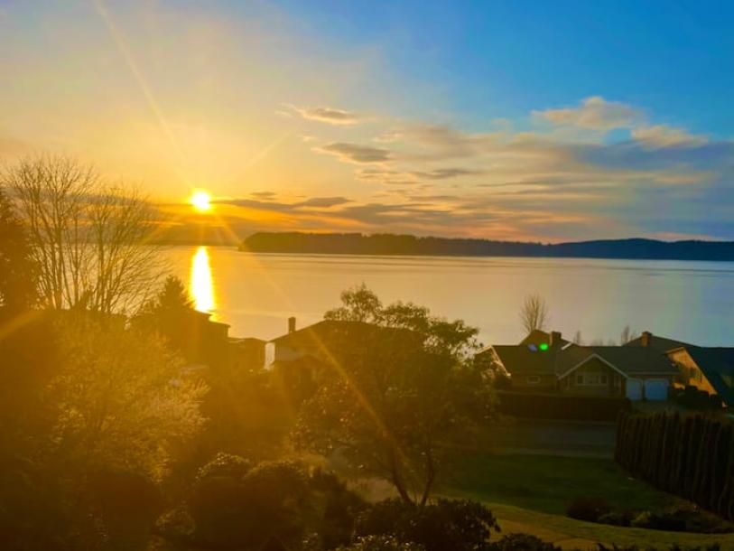 Entire guest suite in Mukilteo, Washington 3 guests1 bedroom1 bed1 bath-1