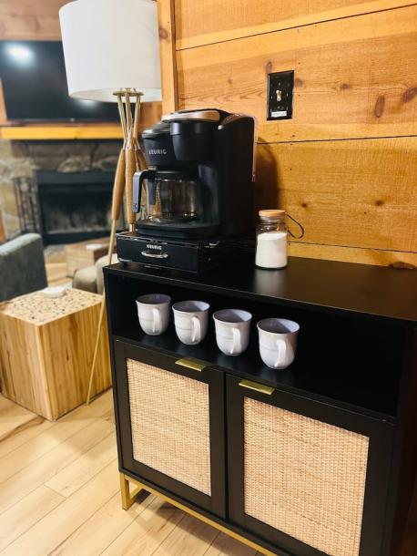 Entire cabin in Sautee Nacoochee, Georgia 4 guests2 bedrooms2 beds2 baths-8