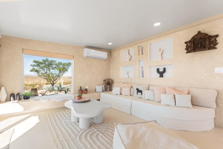 Entire home in Joshua Tree, California 4 guests1 bedroom3 beds1 bath-8