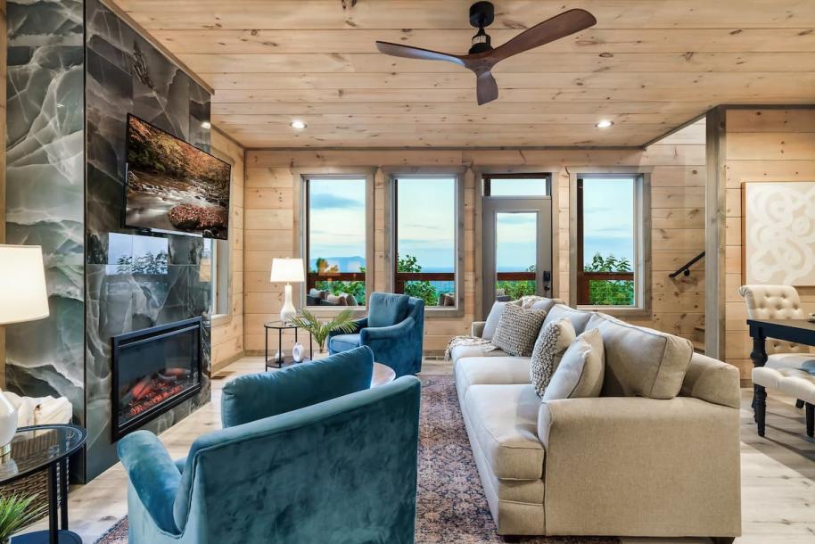 Entire cabin in Sevierville, Tennessee 8 guests2 bedrooms3 beds2 baths-18